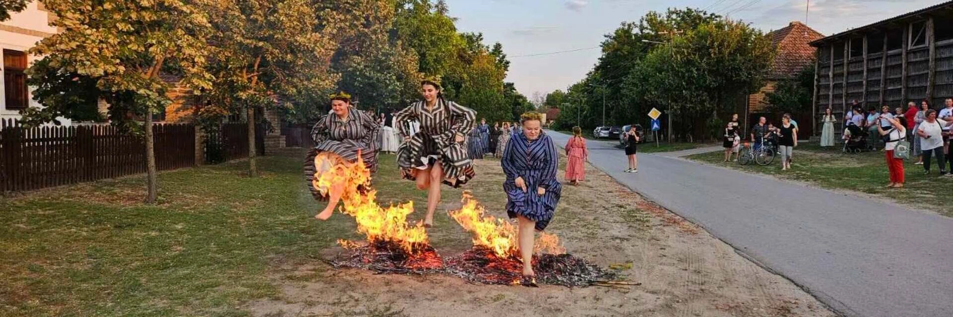 Прискакање ватре на светог Ивана Цвитњака
